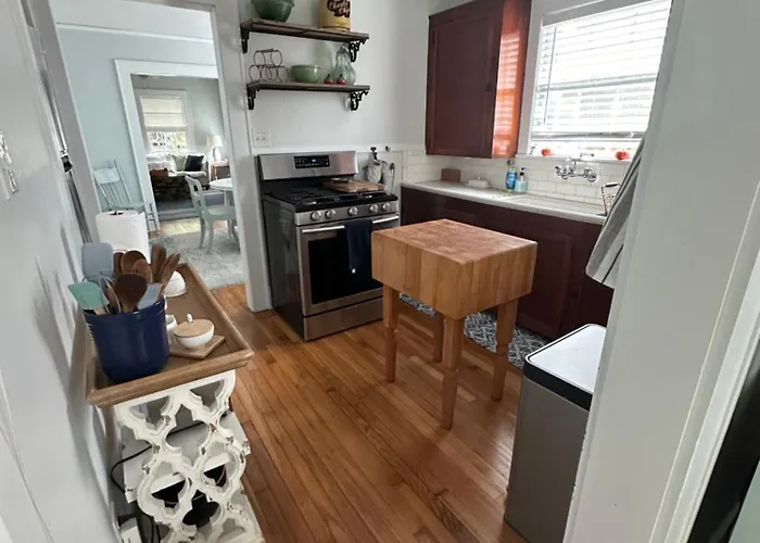 Holiday home In Beautiful Close To Downtown